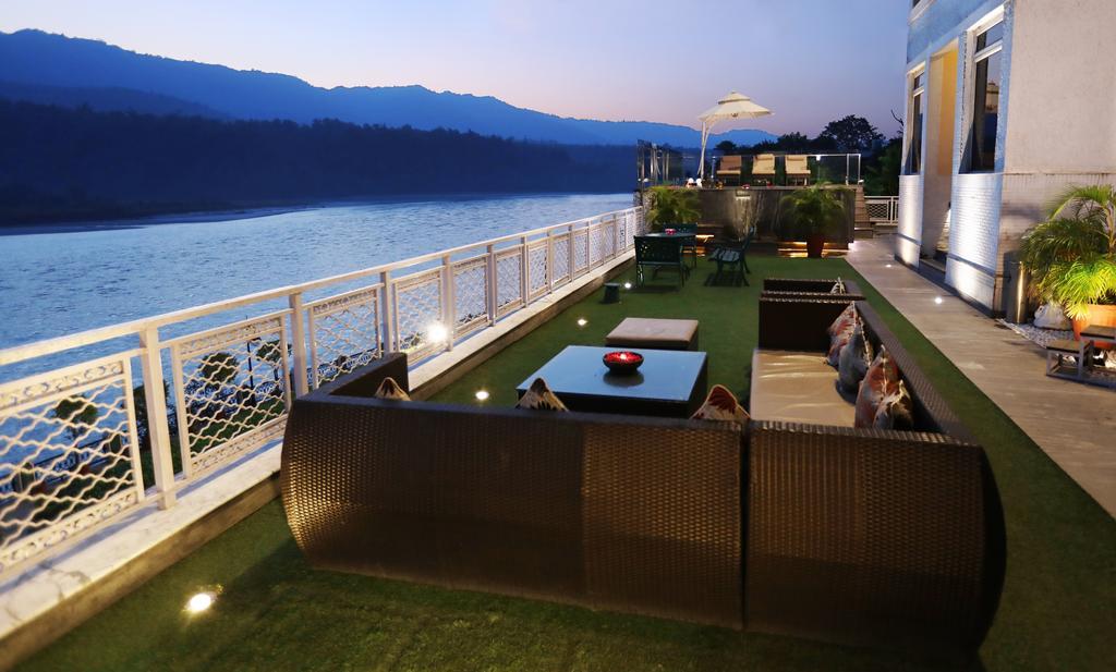 Ganga Kinare- A Riverside Boutique Resort, Ришикеш Экстерьер фото